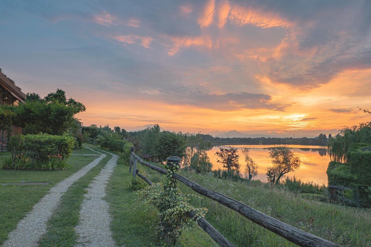 Le Ali Del Frassino Hotell Peschiera del Garda Exteriör bild