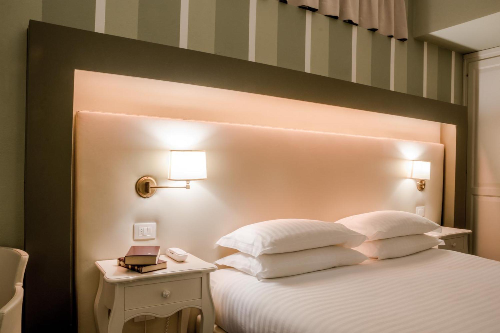 Le Ali Del Frassino Hotell Peschiera del Garda Exteriör bild