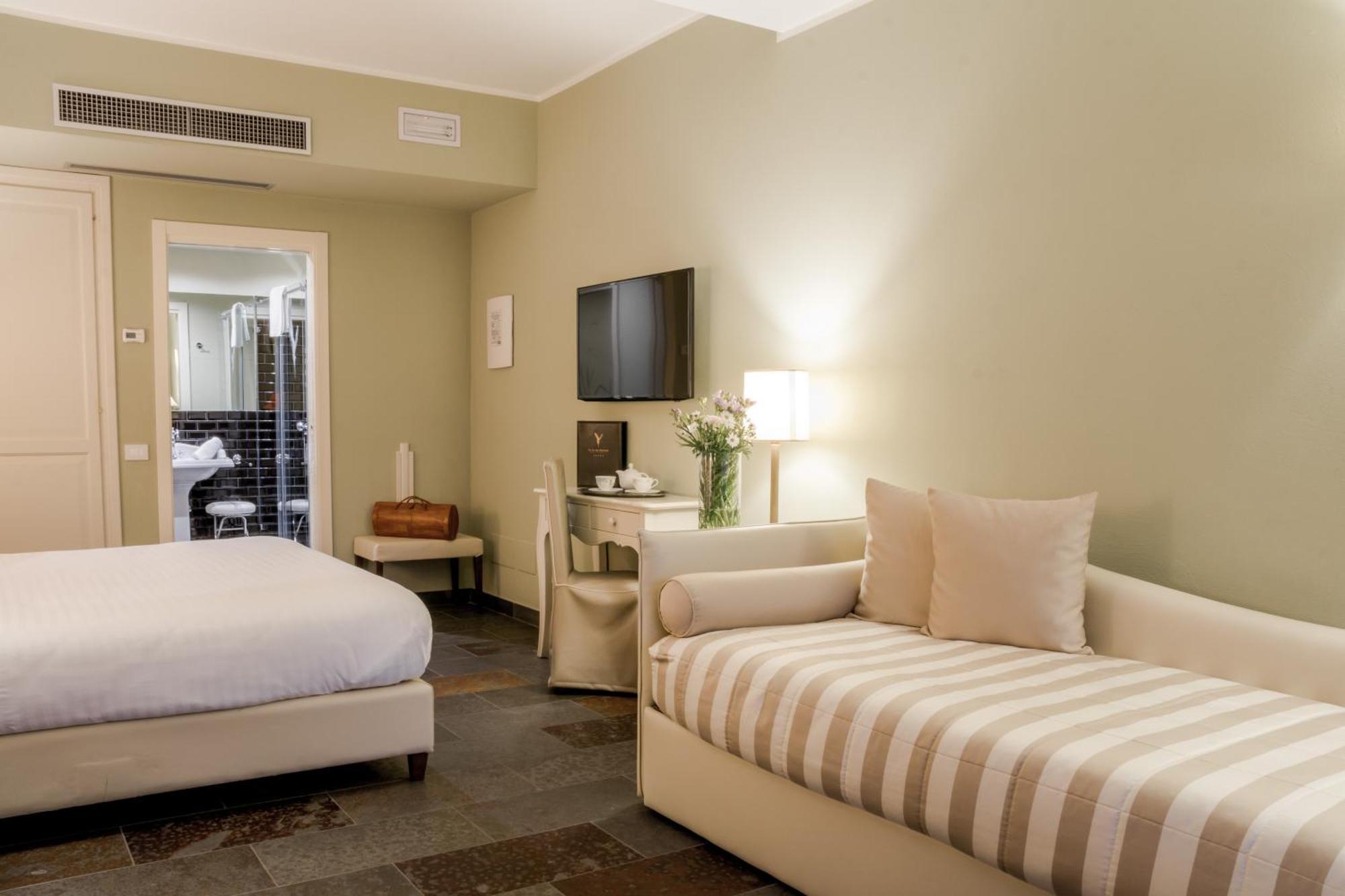 Le Ali Del Frassino Hotell Peschiera del Garda Exteriör bild