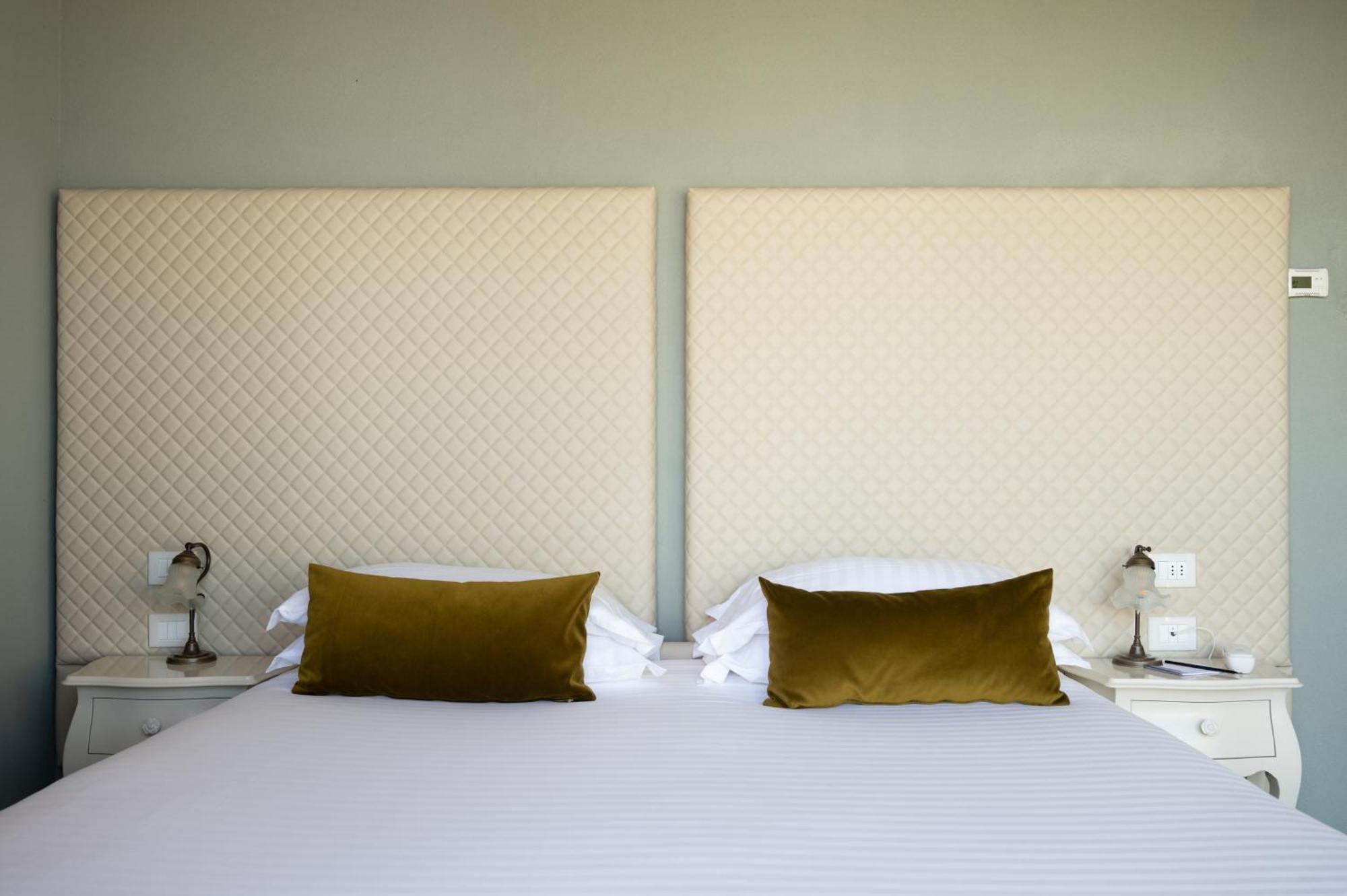 Le Ali Del Frassino Hotell Peschiera del Garda Exteriör bild
