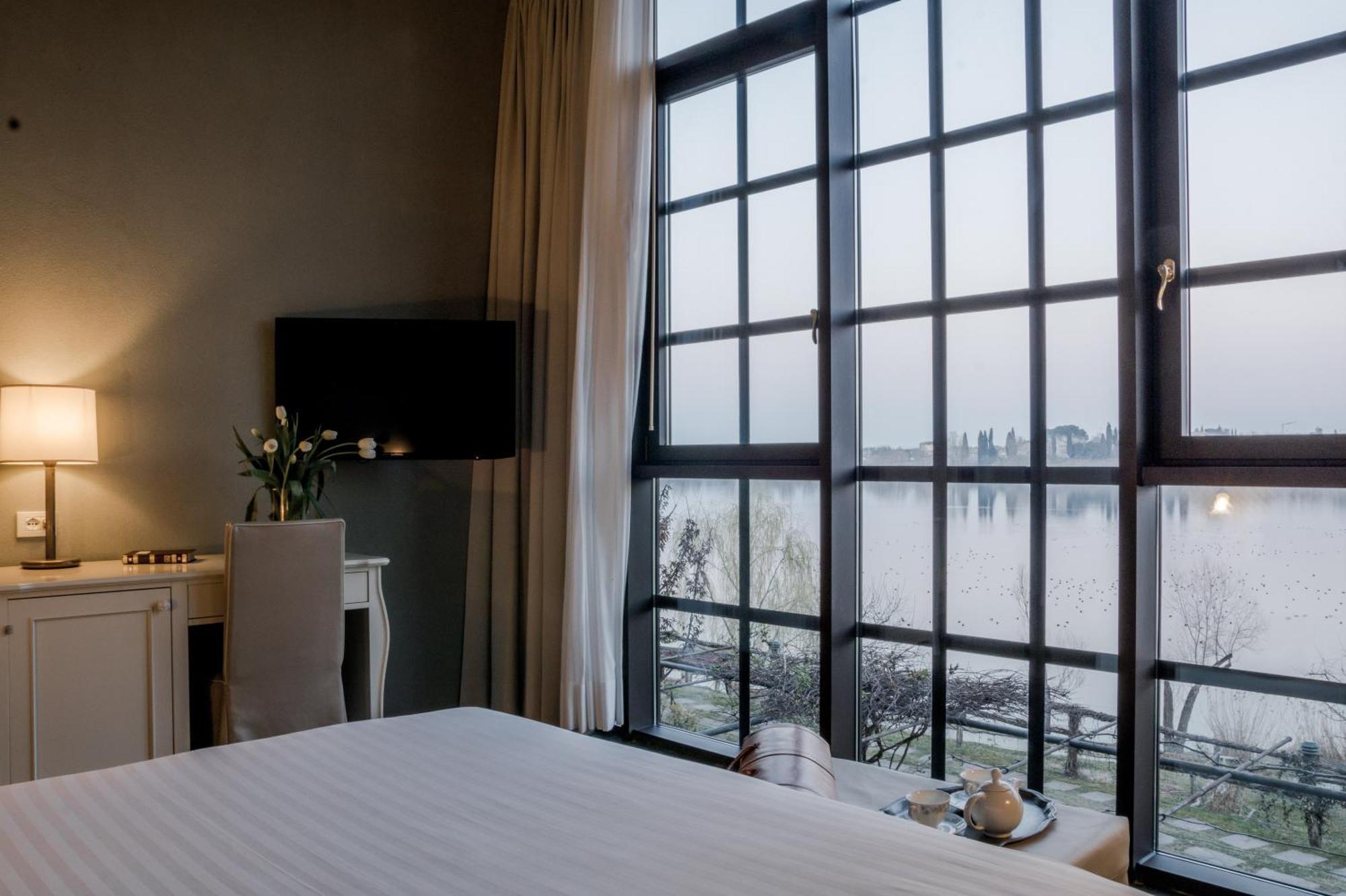 Le Ali Del Frassino Hotell Peschiera del Garda Exteriör bild
